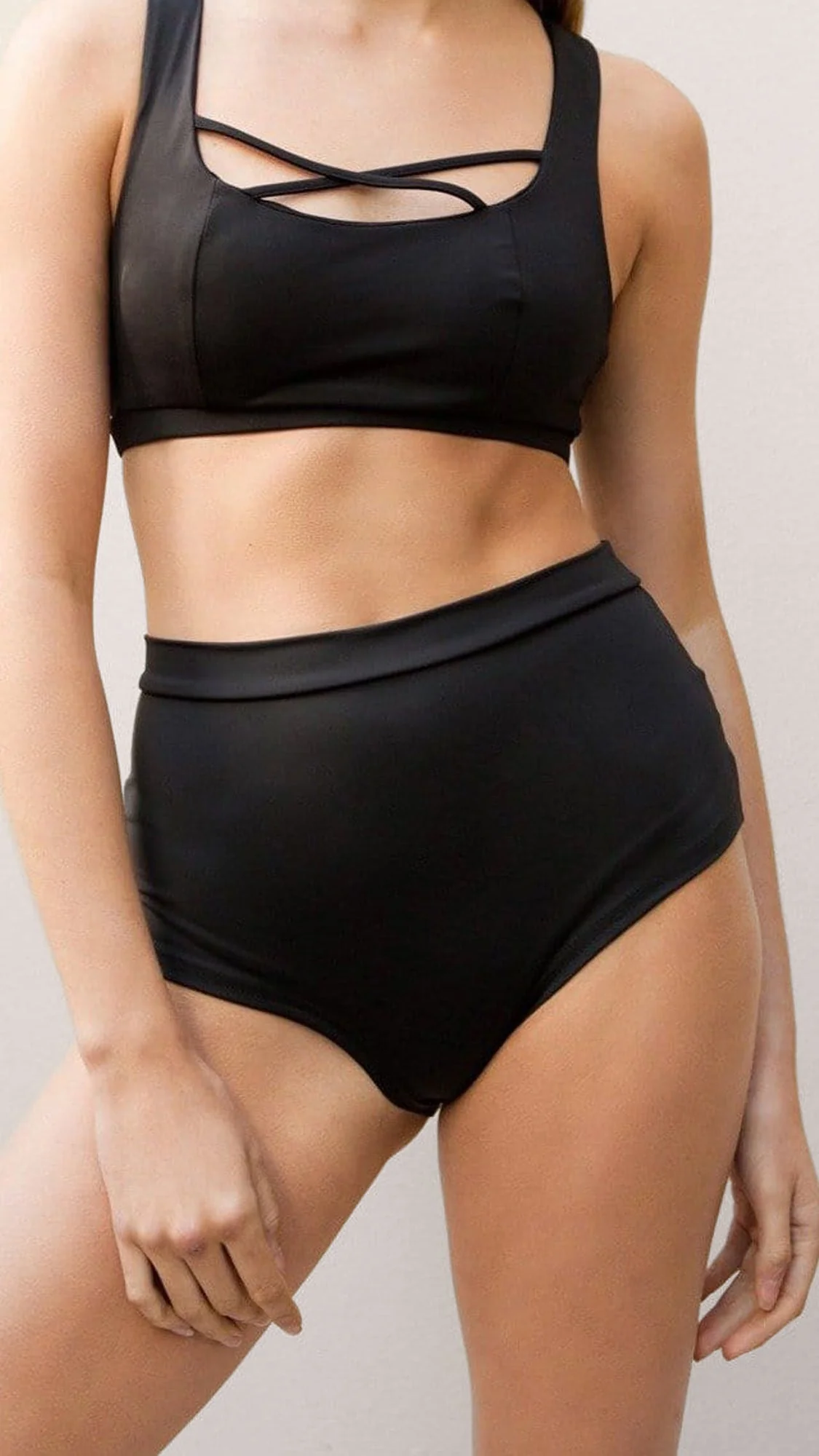 High Waist Shorts - Basic Scrunch Shorts Black - Image 5