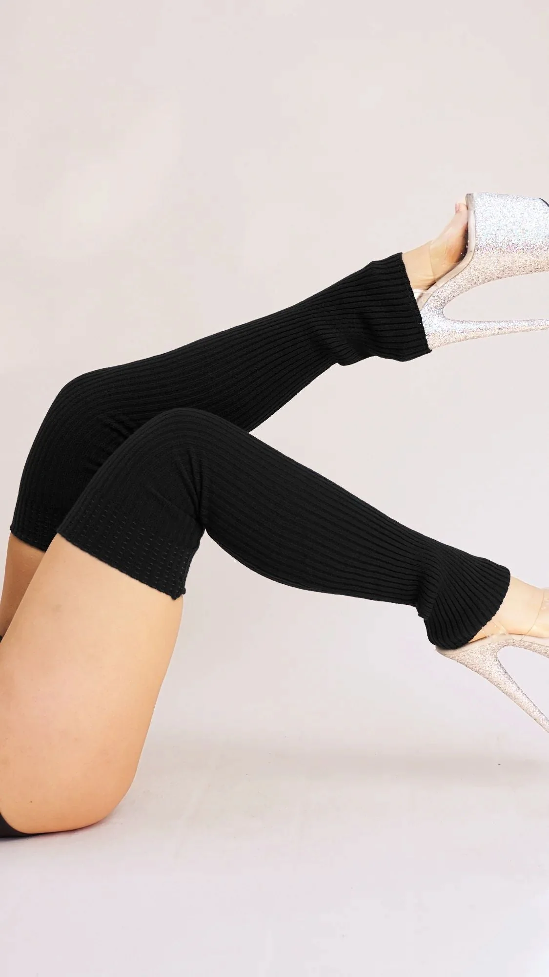 Leg Warmers Black - Image 3