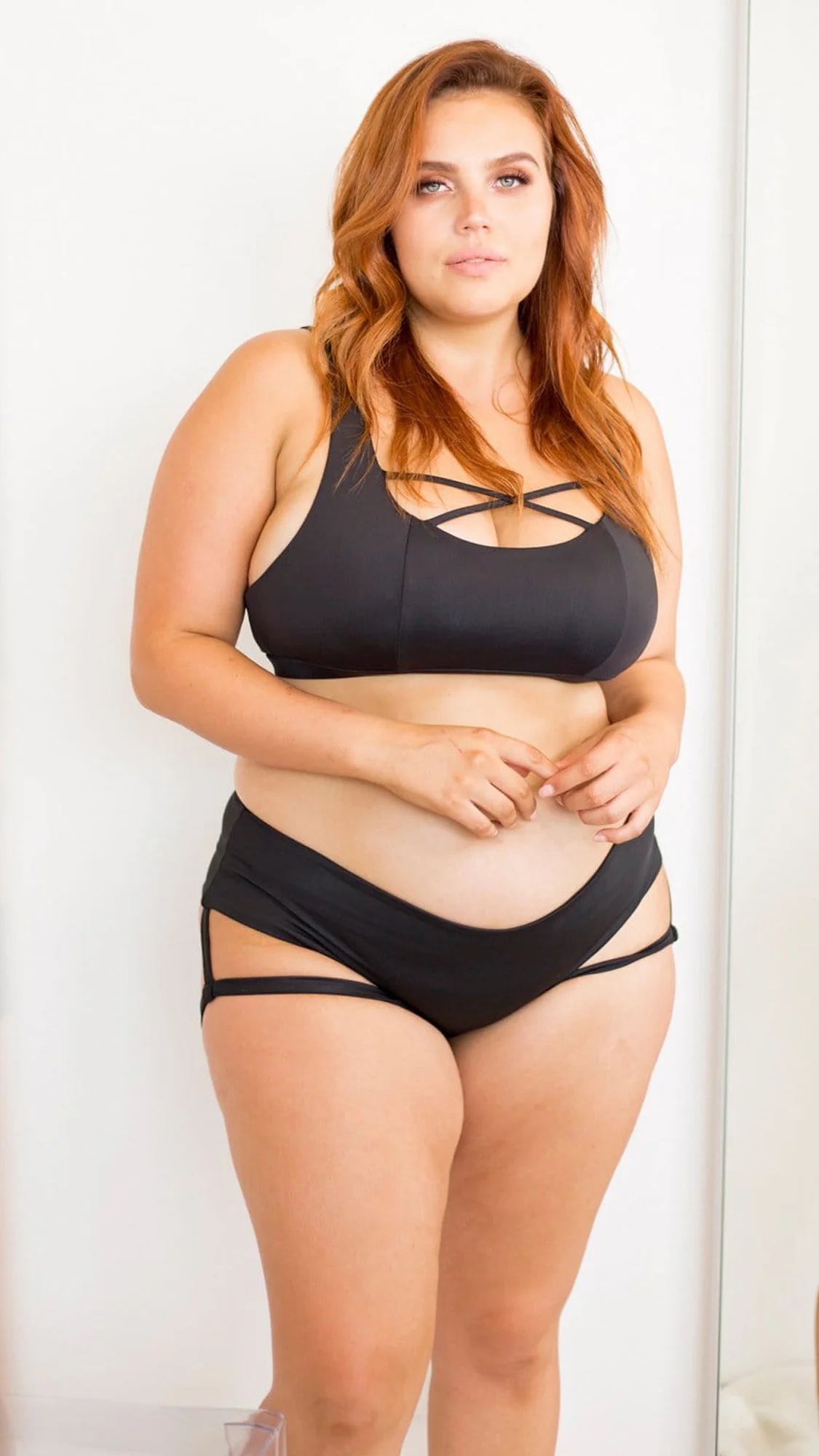 Lure You Shorts - Low Waist Scrunch Garter Shorts - Image 3