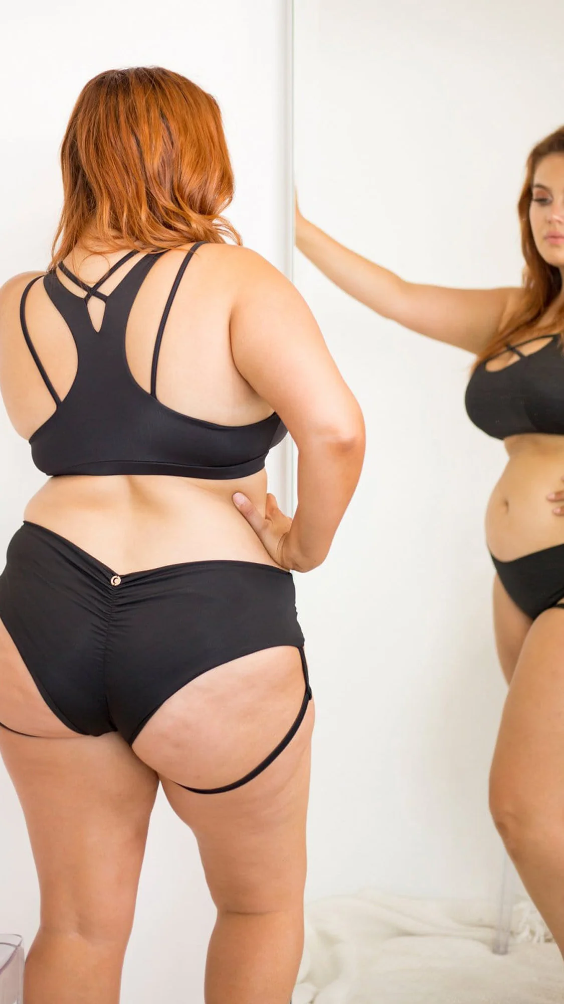 Lure You Shorts - Low Waist Scrunch Garter Shorts - Image 5