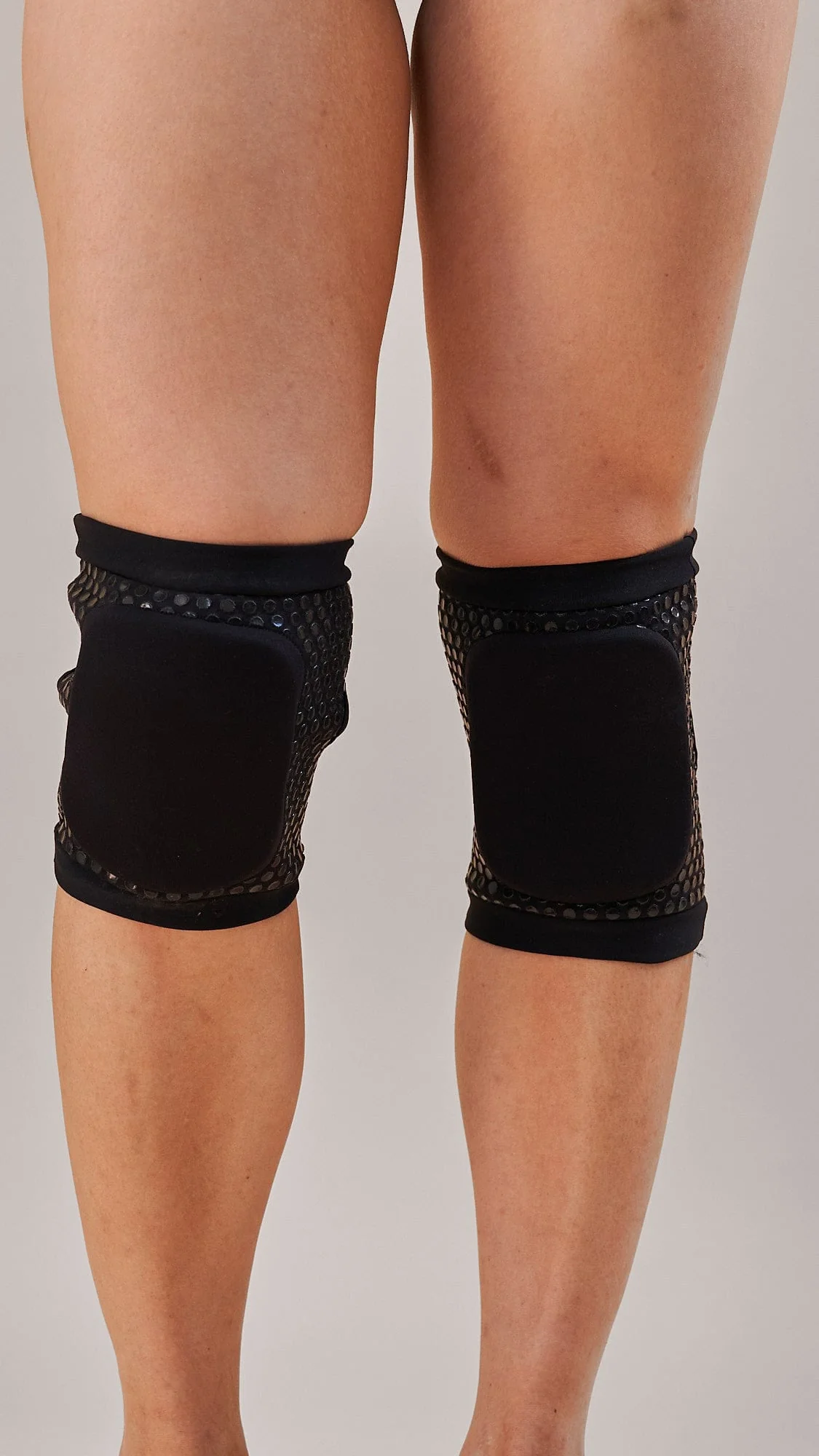 Sticky Slim Look Knee Pad Black - Image 5